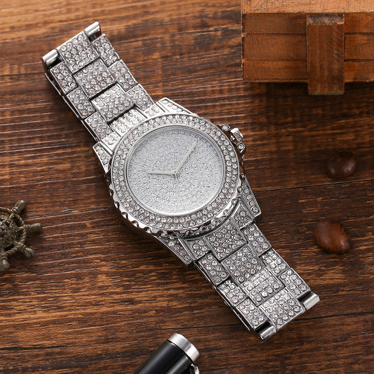 Diamond-studded watch set