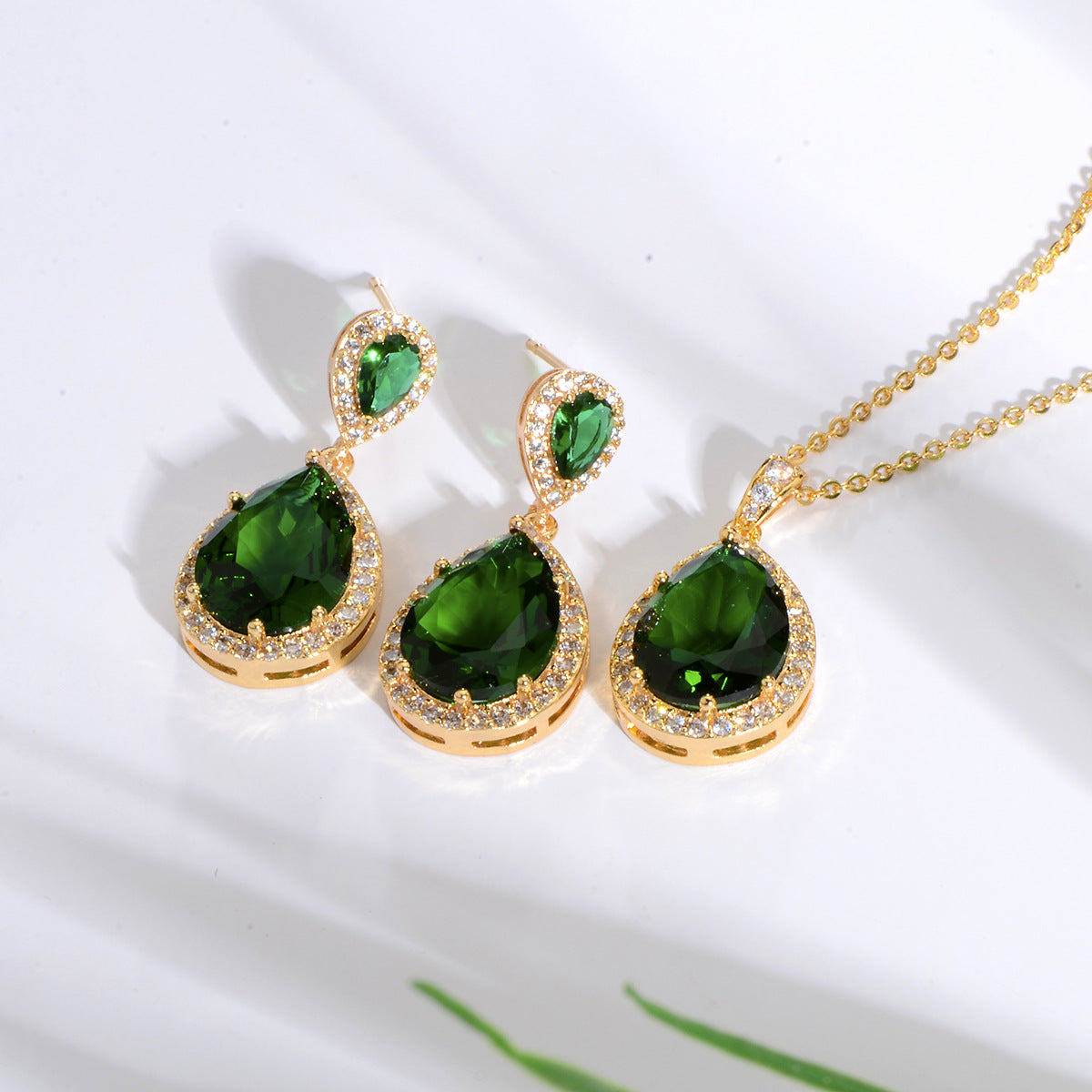 Bright Big Zircon Water Drops Necklace Eardrops Suit Bride Wedding Jewelry Simple Graceful